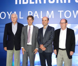 O diretor Franlin Gindler, da Cariba, com o economista Ricardo Amorim, Antonio Dias, da Rede Royal Palm e Rui Scarani, também da Cariba. Foto: Felipe Fantelli.