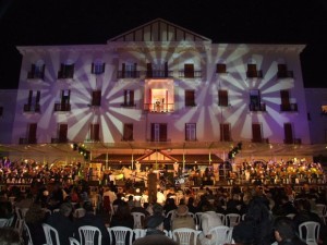 Fachada do Palace Casino recebe 240.000 watts de luz e efeitos especiais. Foto: Walter Caparrós Blanco.