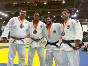 Da esquerda para a direita, os atletas Frederico, Inácio, Nilson e Rafael. Foto: divulgação.