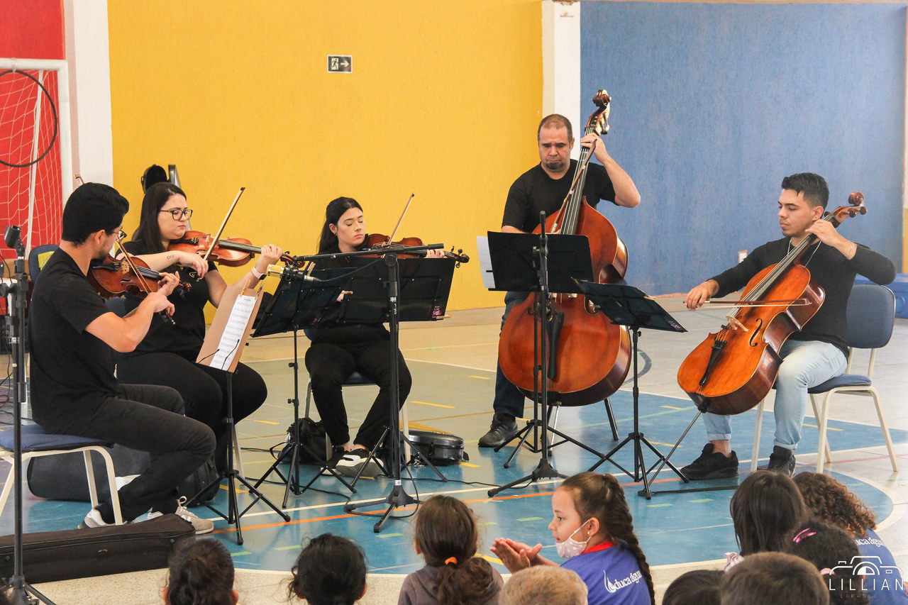 Camerata Filarmônica e Banda Villa Lobos apresentam concertos em