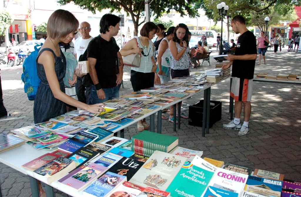 Sábado Tem Feira De Troca De Livros Na Praça Dom Pedro Ii Kleber Patricio Online 9946