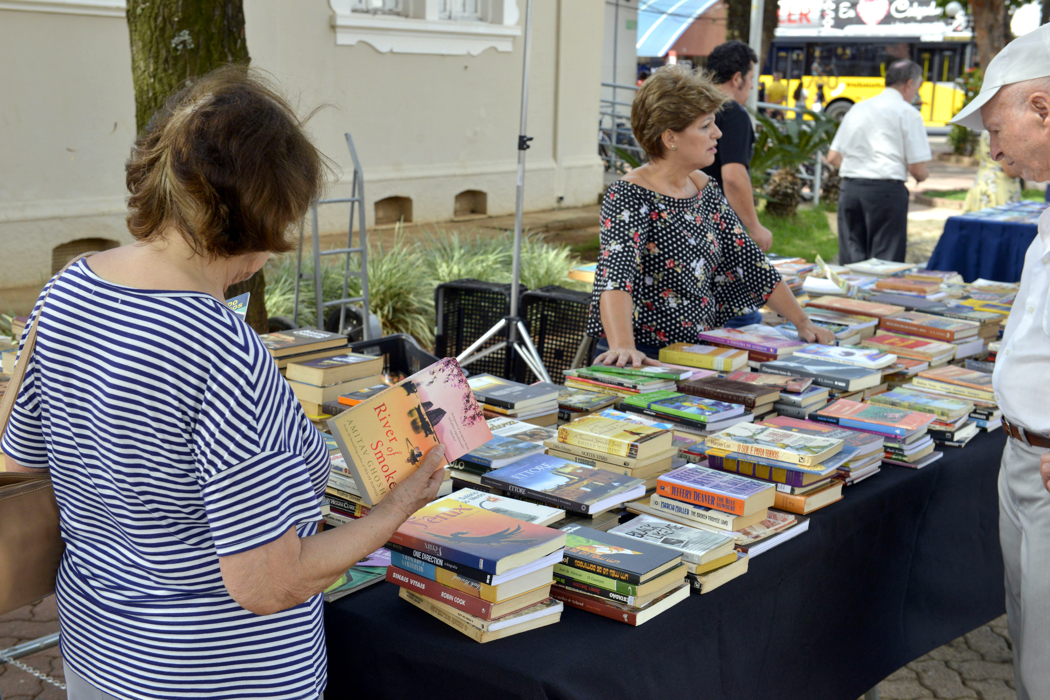 Feira De Troca De Livros Acontece Sábado 12 Na Praça Dom Pedro Kleber Patricio Online 9788